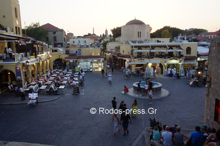 Touristes PP Adeia 040820