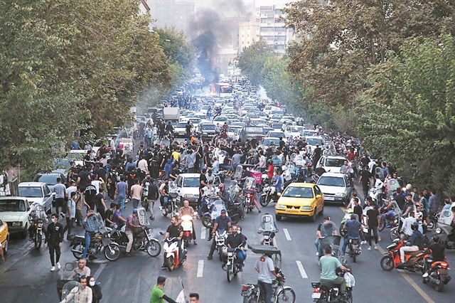 Iran Taraxes Diadiloseis 290922