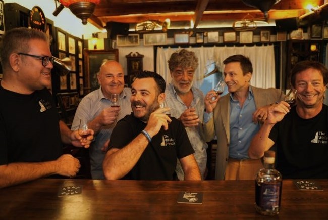 Poto Ouiski Whisky Friends Taygetos 181025