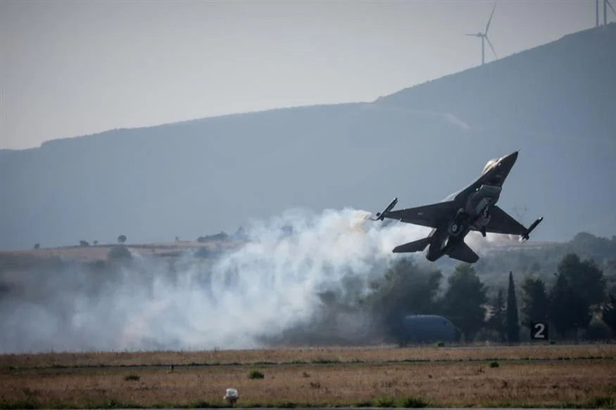 Aeroplano F16 Andrabida 181121