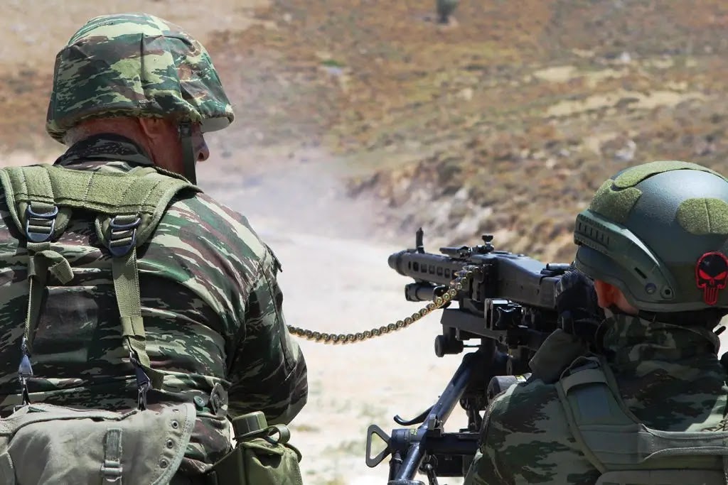 Stratos Askisi 131125