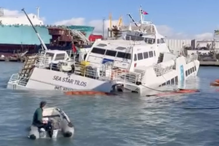 Ploio Sea star tilos Navagio 190226