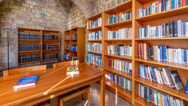 Bibliothiki Dimotiki 021222