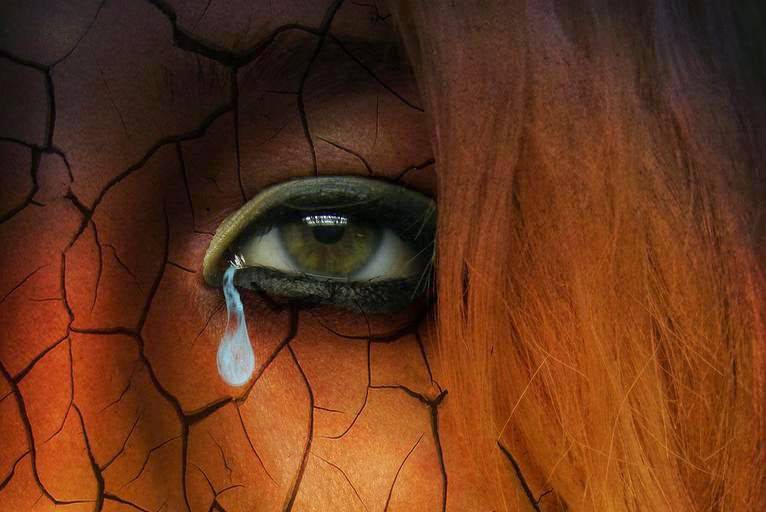 Mati Gynaika Dakry Ragismata 061025